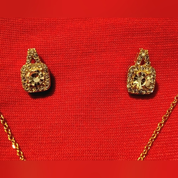 CZ Costume Jewelry Set - Picture 5 of 9